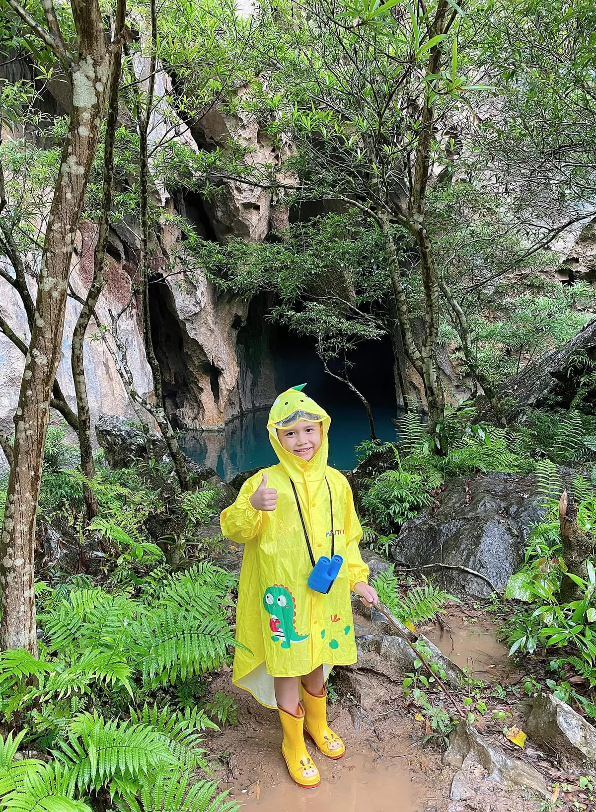 E Cave Phong Nha: Everything You Need to Know 11 Young child at E Cave entrance, Phong Nha Ke Bang National Park